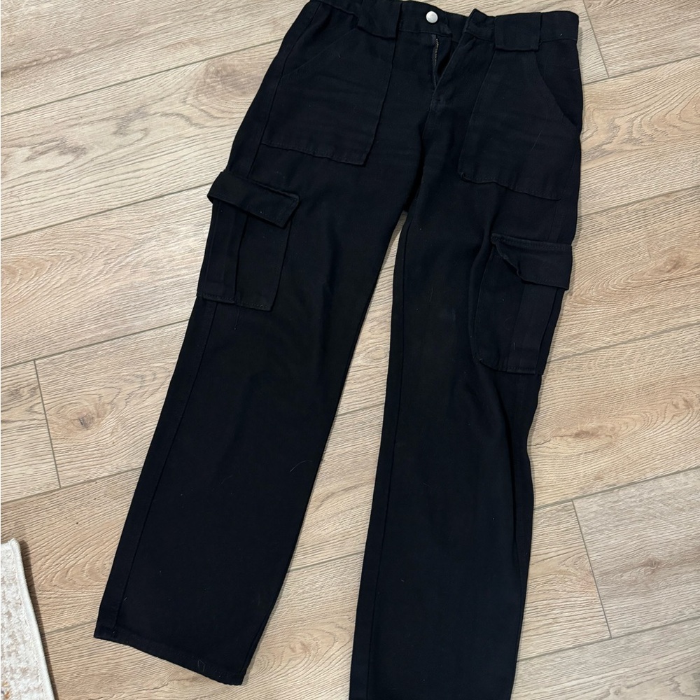 Black low rise cargo pants